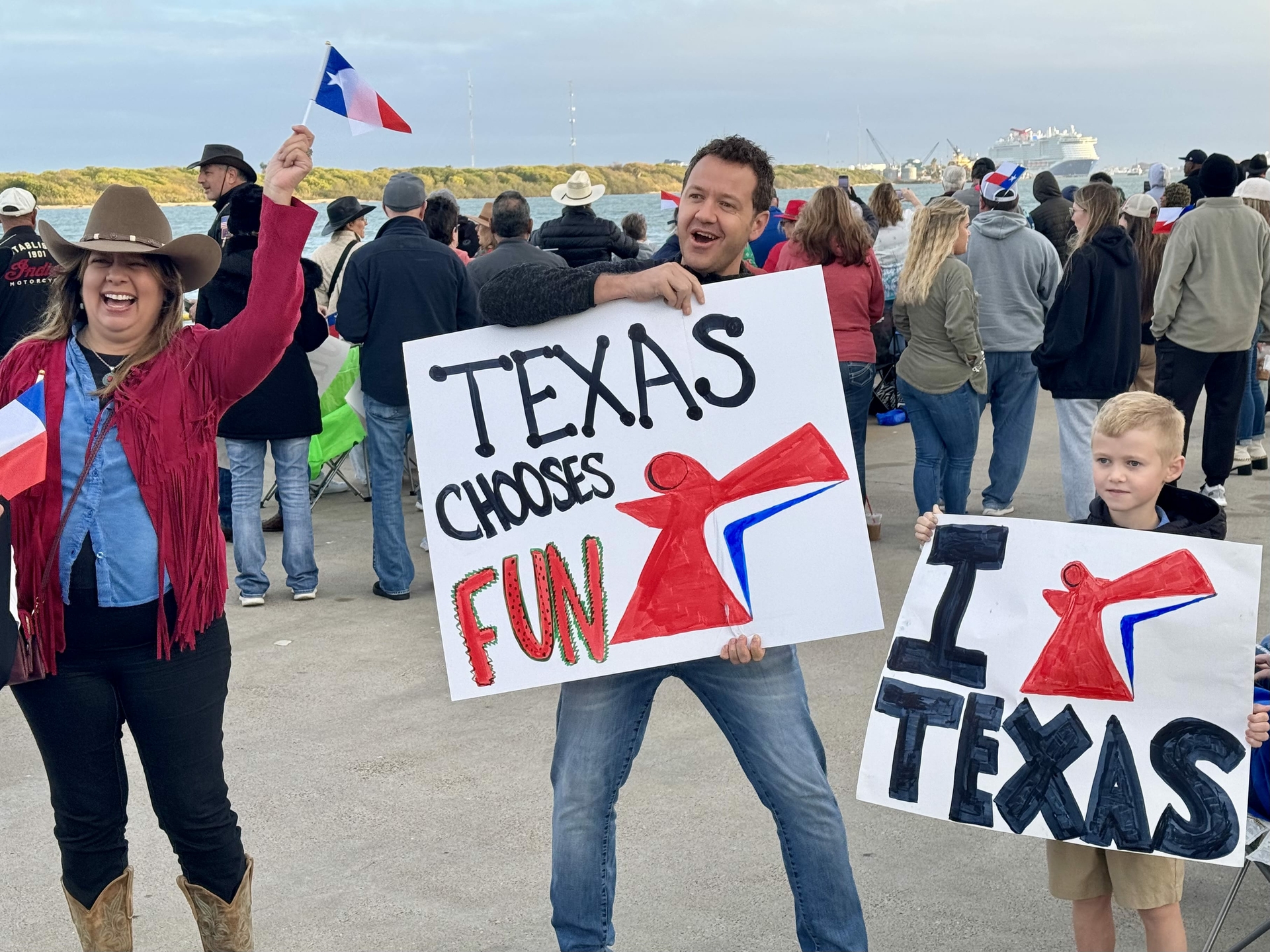 Carnival Jubilee is welcomed into Galveston by Texans