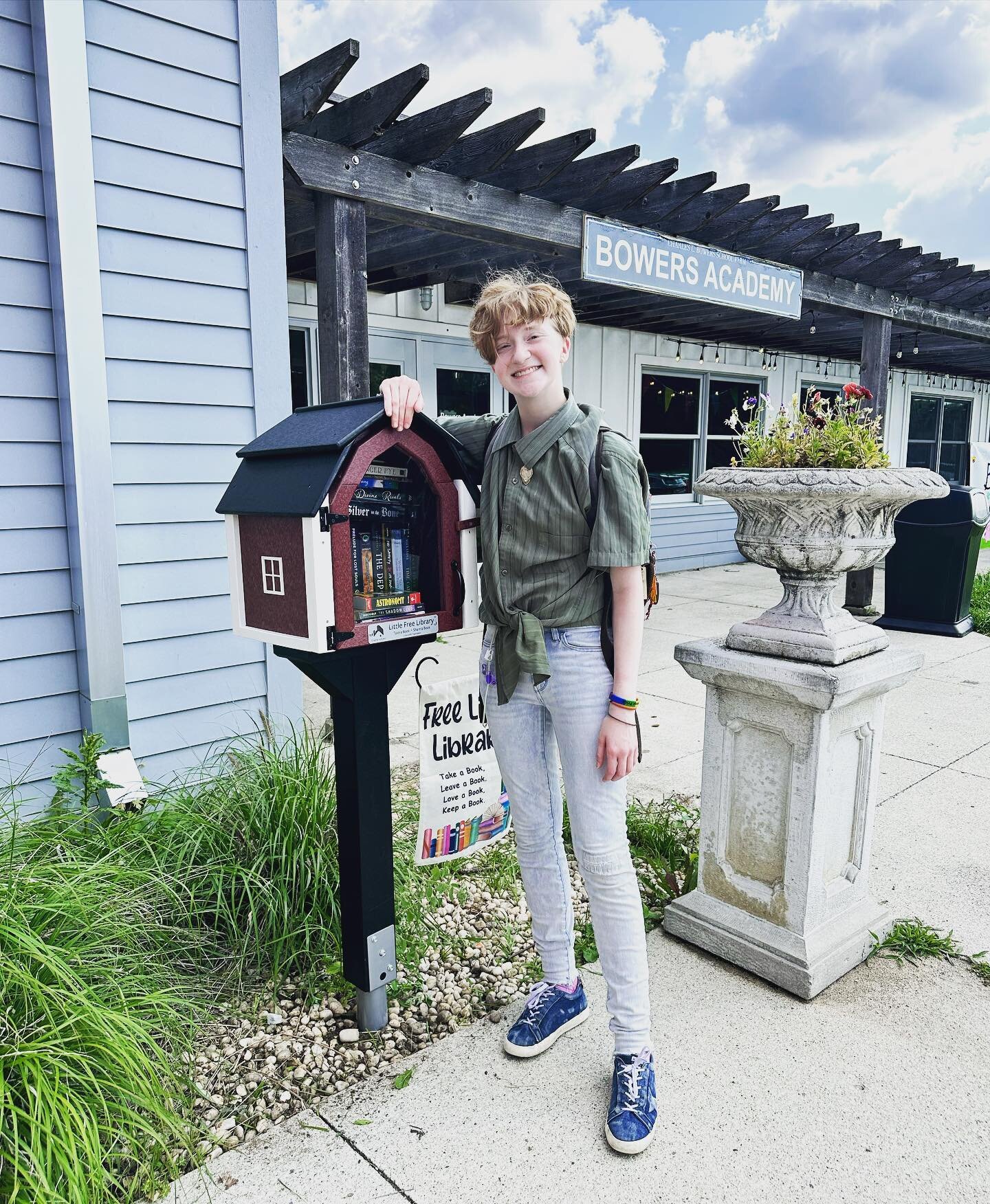 Exciting News! Thanks to class of 2023 Bowers Academy graduate, Emelia, there is a Little Free Library available to the community outside Bowers Academy and the Visitor Center! 
.
Emelia chose this as her senior project and was able to collect books 